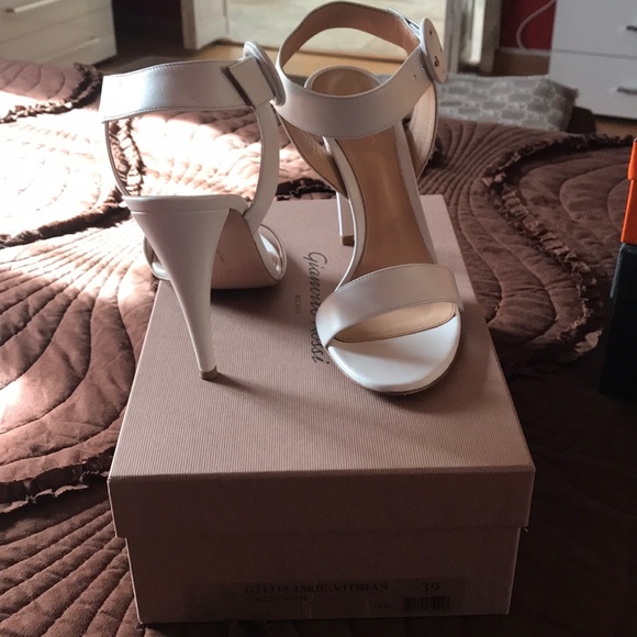Gianvito Rossi Shoes - Gianvito Rossi pumps sz 39